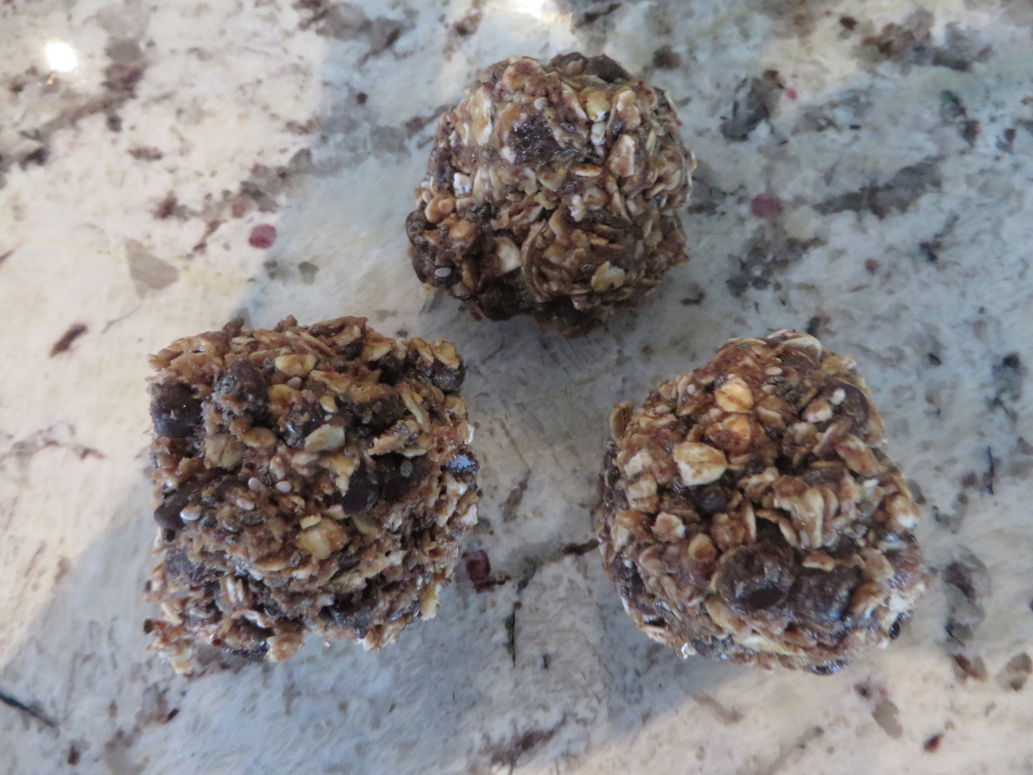 Sprouted Quinoa Energy Bites: